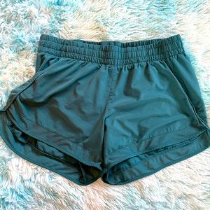 Athleta Mesh Racer Run Short 4 inch Teal Size Medium